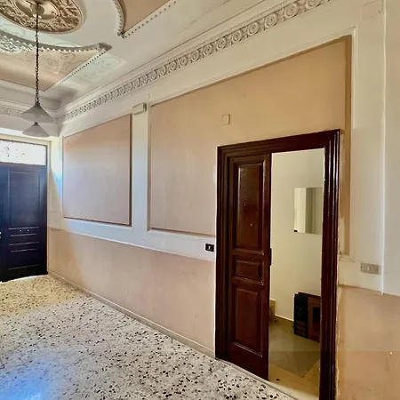 Apartament Madonnella House - Urban Retreat