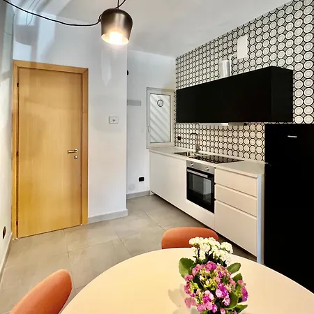 Madonnella House - Urban Retreat Apartament *